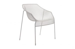White metal wire outdoor chair with scooped seat and matching legs